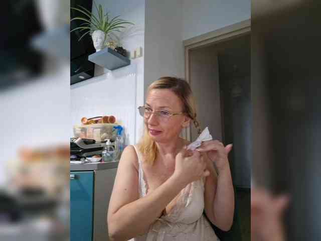 ShiningMILF Sex Cam Show