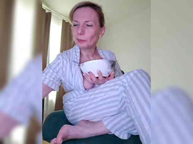 ShiningMILF webcam