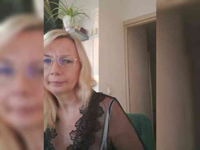 ShiningMILF webcam