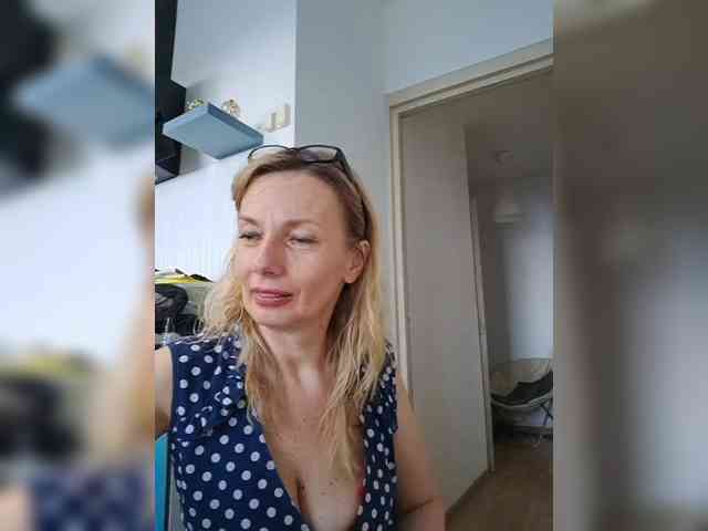 ShiningMILF webcam