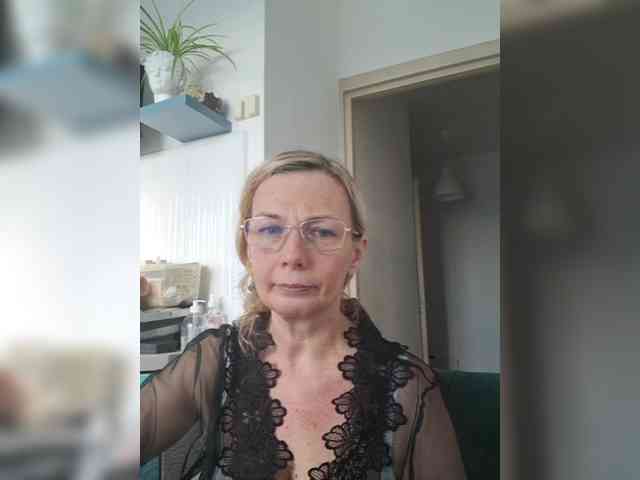 ShiningMILF webcam