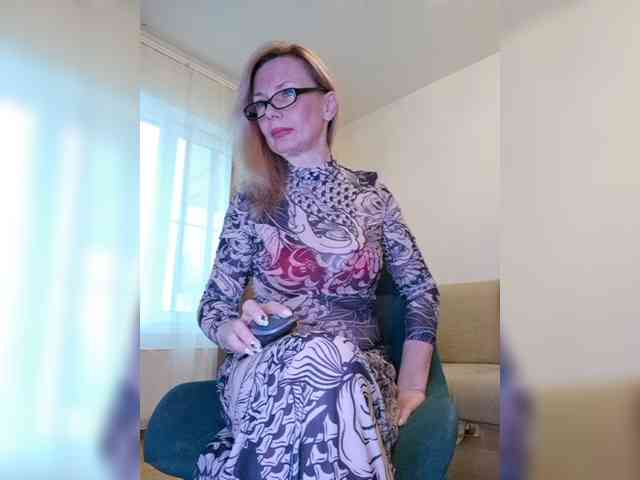 ShiningMILF webcam