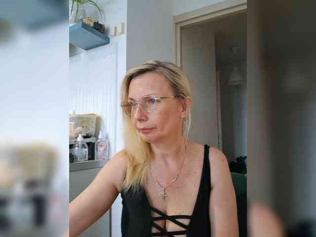 ShiningMILF webcam