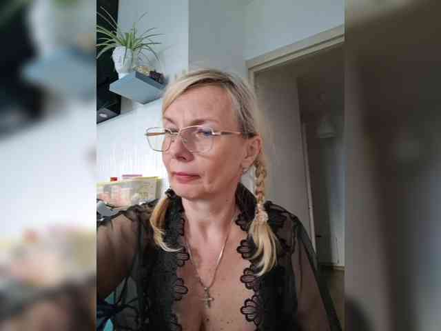ShiningMILF webcam