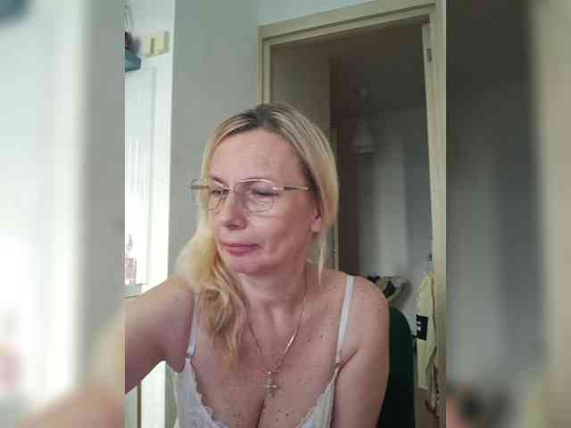 ShiningMILF webcam