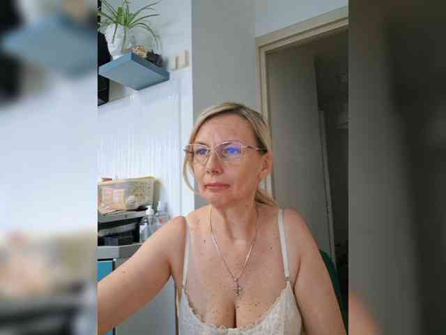 ShiningMILF webcam