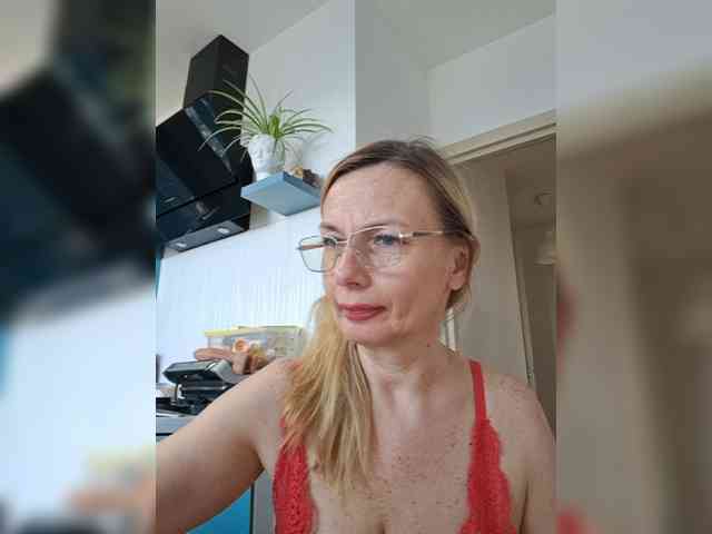 ShiningMILF webcam