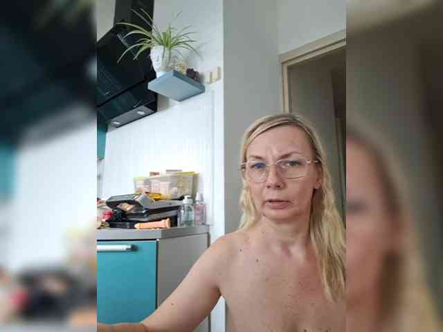 ShiningMILF webcam