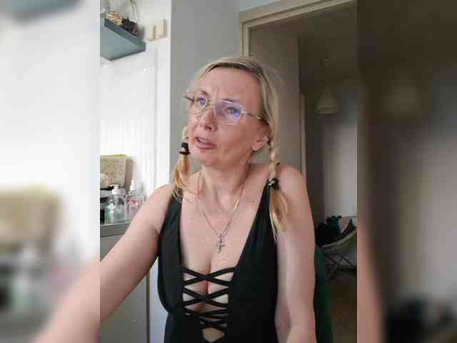 ShiningMILF webcam