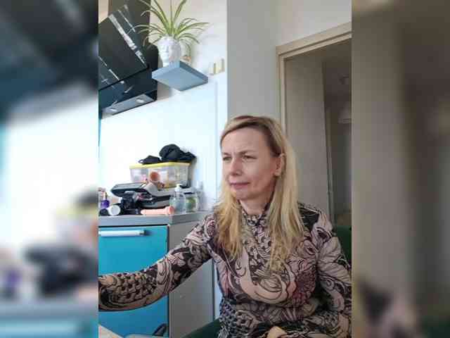 ShiningMILF webcam