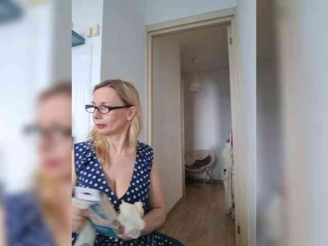 ShiningMILF webcam