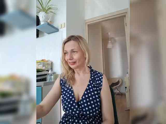 ShiningMILF webcam