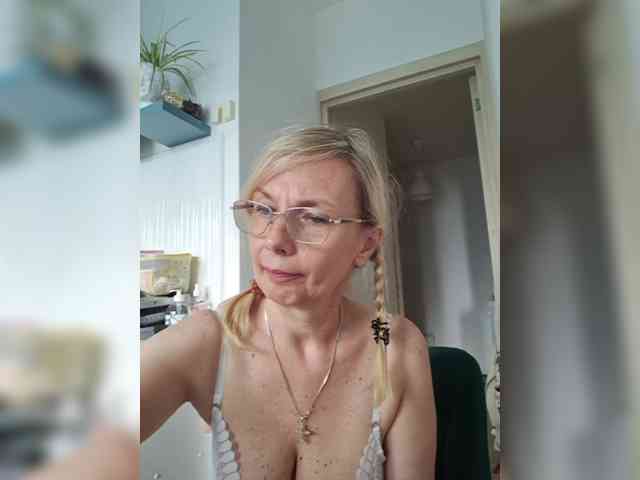 ShiningMILF webcam