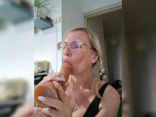 ShiningMILF webcam
