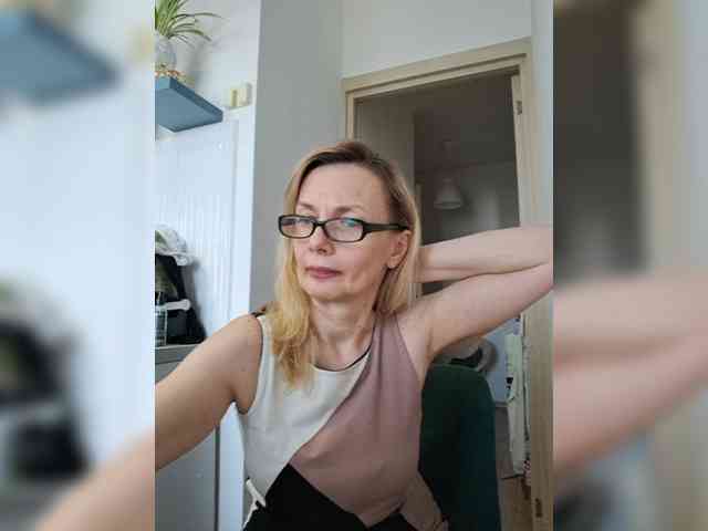 ShiningMILF webcam