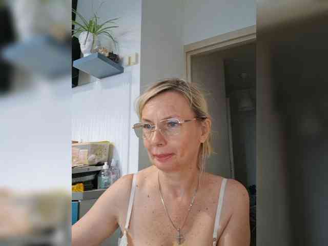 ShiningMILF webcam