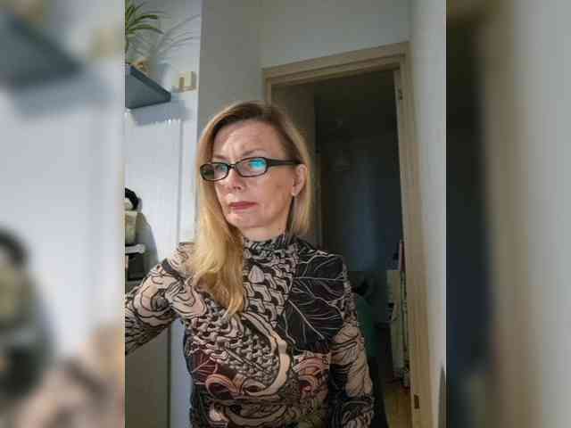 ShiningMILF webcam