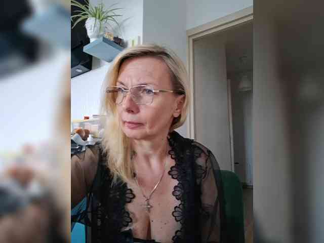 ShiningMILF webcam