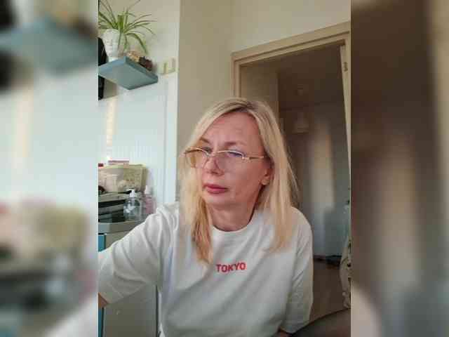 ShiningMILF webcam