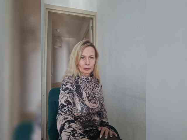ShiningMILF webcam
