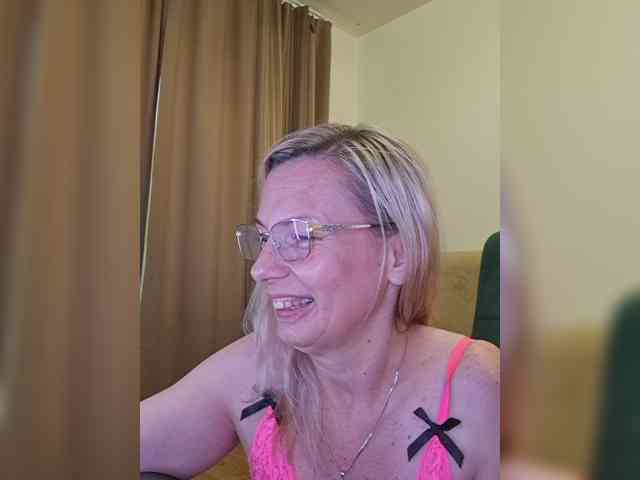 ShiningMILF webcam