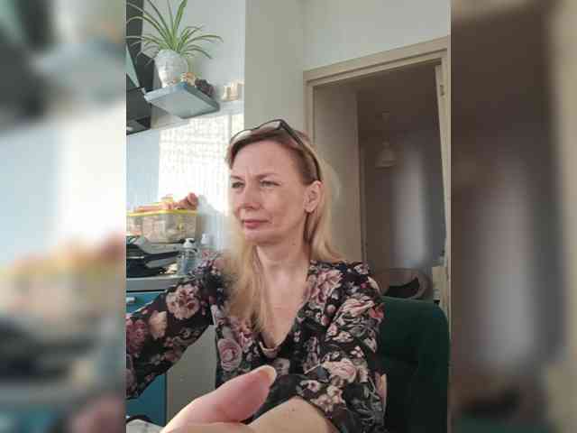 ShiningMILF webcam