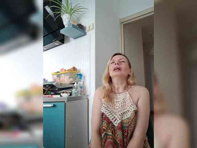 ShiningMILF Sex Cam Show