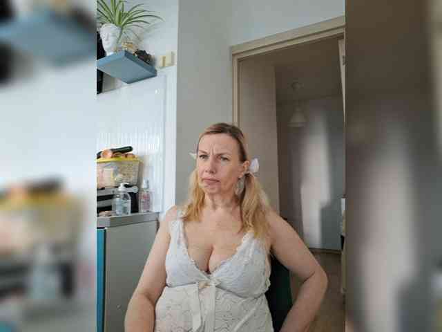 ShiningMILF ShiningMILF