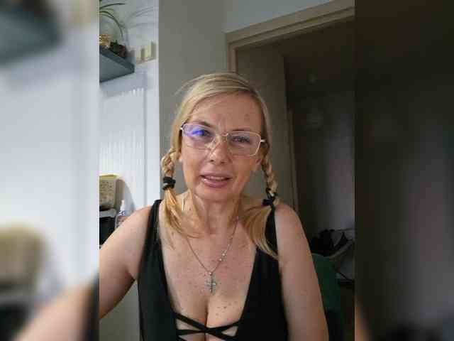 ShiningMILF webcam