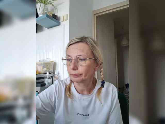 ShiningMILF webcam