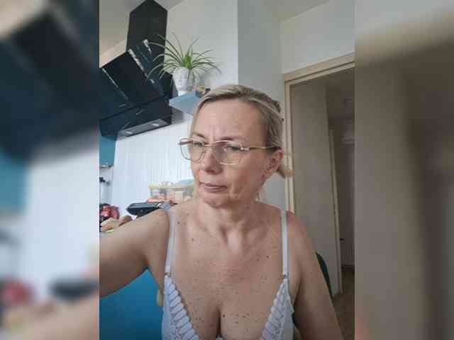 ShiningMILF webcam