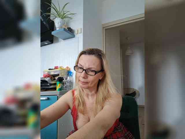 ShiningMILF webcam