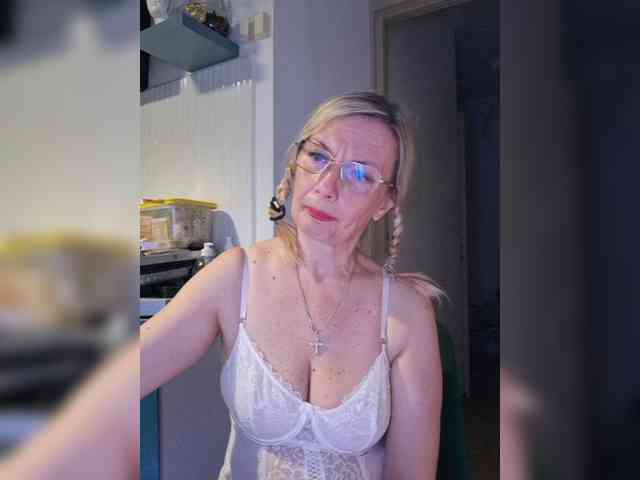 ShiningMILF webcam
