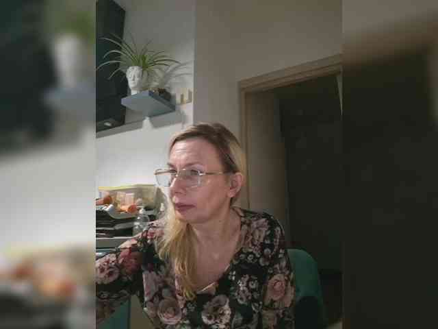ShiningMILF webcam