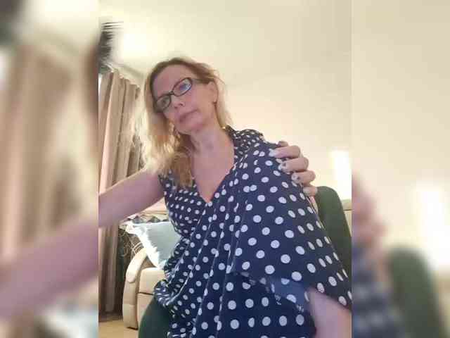 ShiningMILF webcam