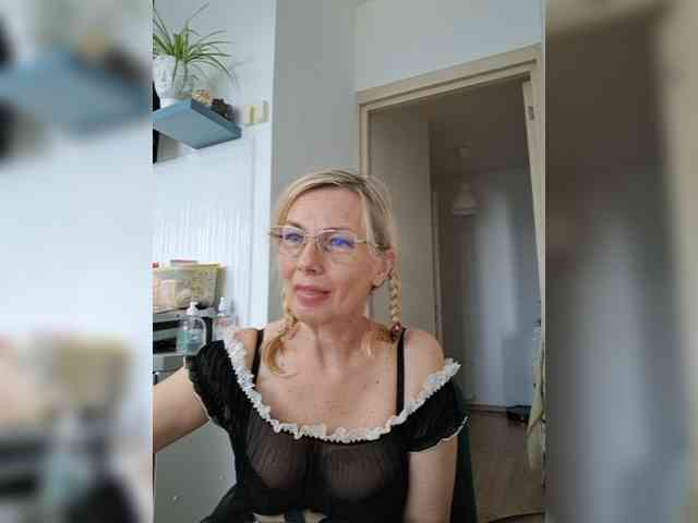 ShiningMILF webcam