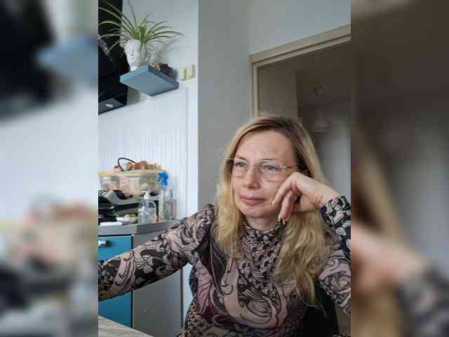 ShiningMILF webcam
