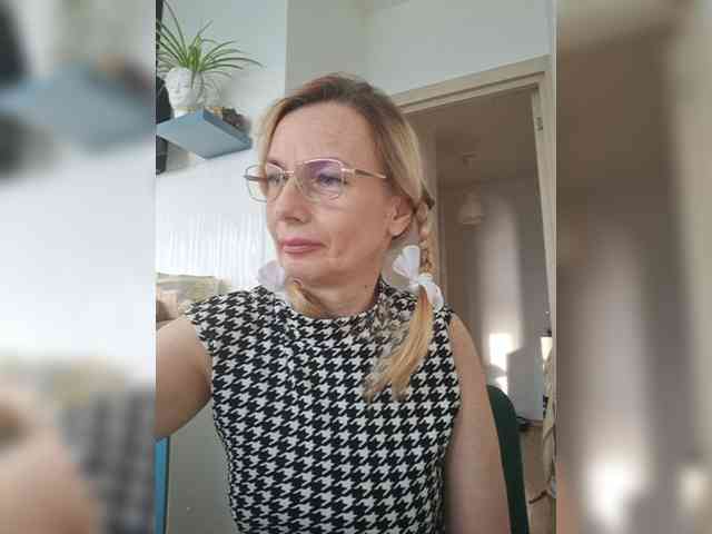 ShiningMILF webcam