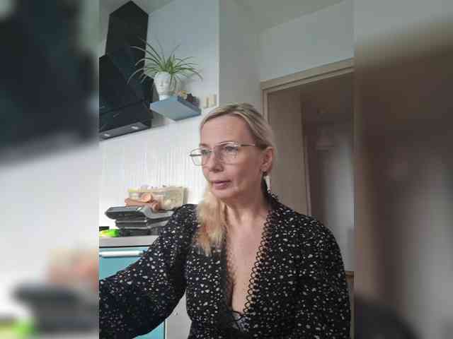 ShiningMILF webcam