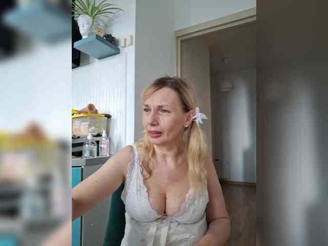 ShiningMILF Sex Cam Show