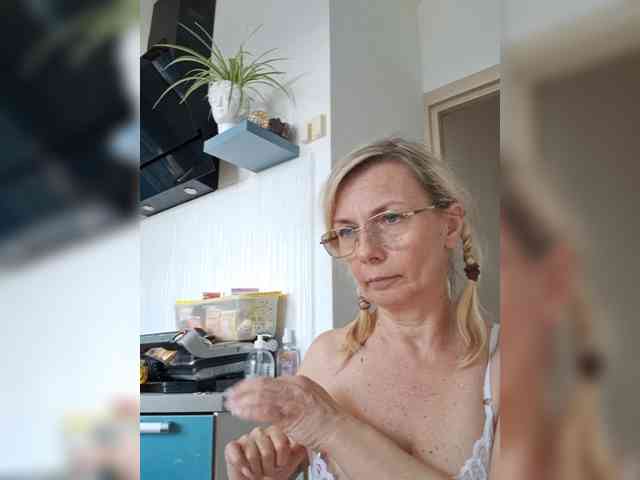 ShiningMILF