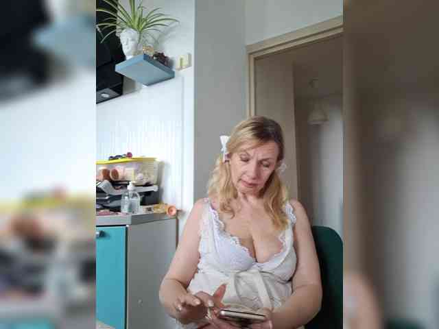 ShiningMILF Sex Cam Show