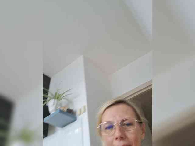 ShiningMILF webcam