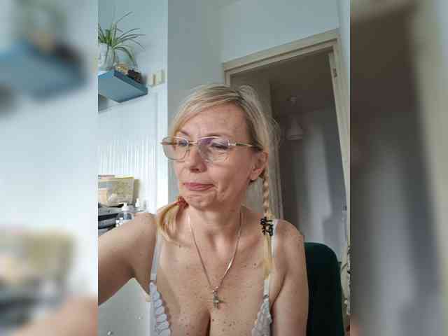 ShiningMILF webcam