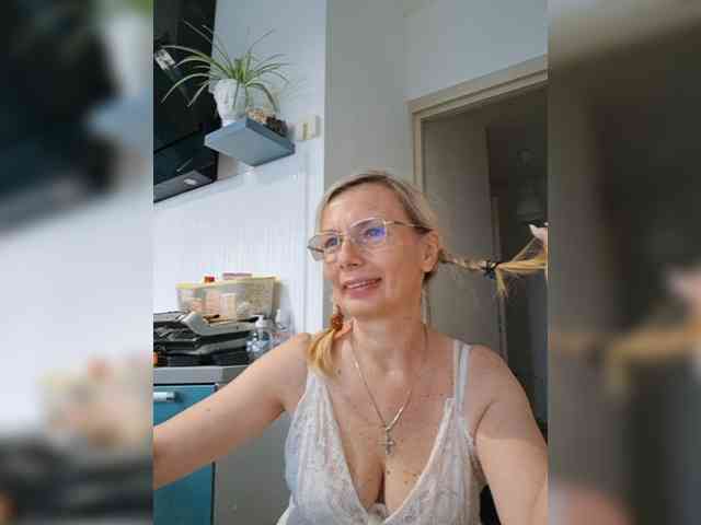 ShiningMILF webcam