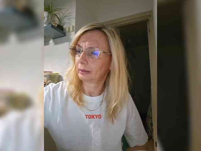 ShiningMILF webcam