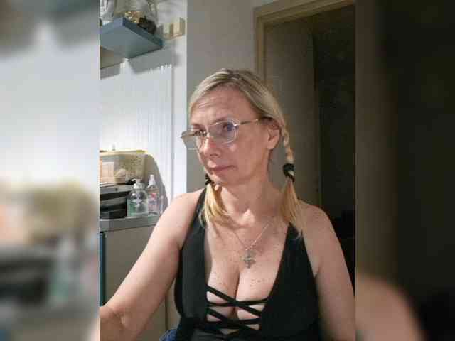 ShiningMILF webcam