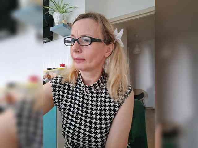 ShiningMILF webcam