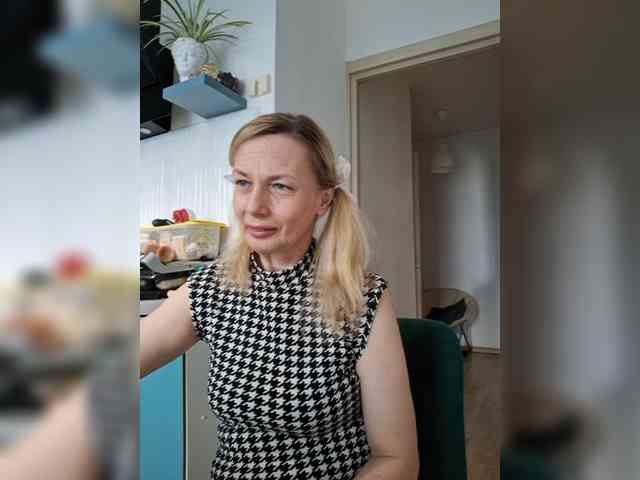 ShiningMILF webcam