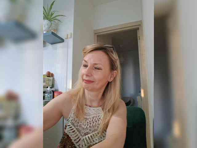 ShiningMILF webcam